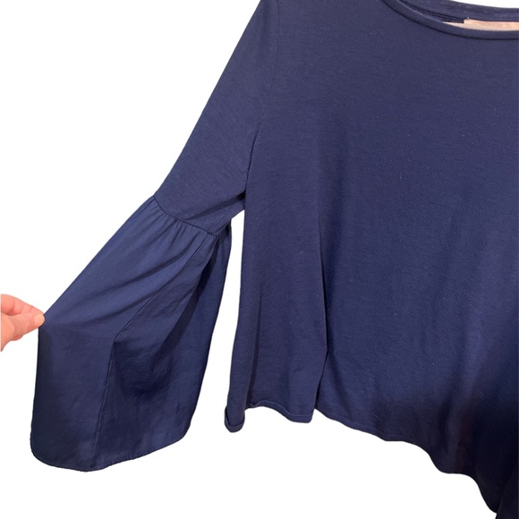 ✨3/$15 Blue Loft Blouse with Bell Sleeves - Picture 2 of 6